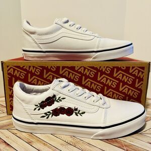 VANS Ward White Red Rose Embroidery Missy Womens 5 Low Top Sneaker Romantic